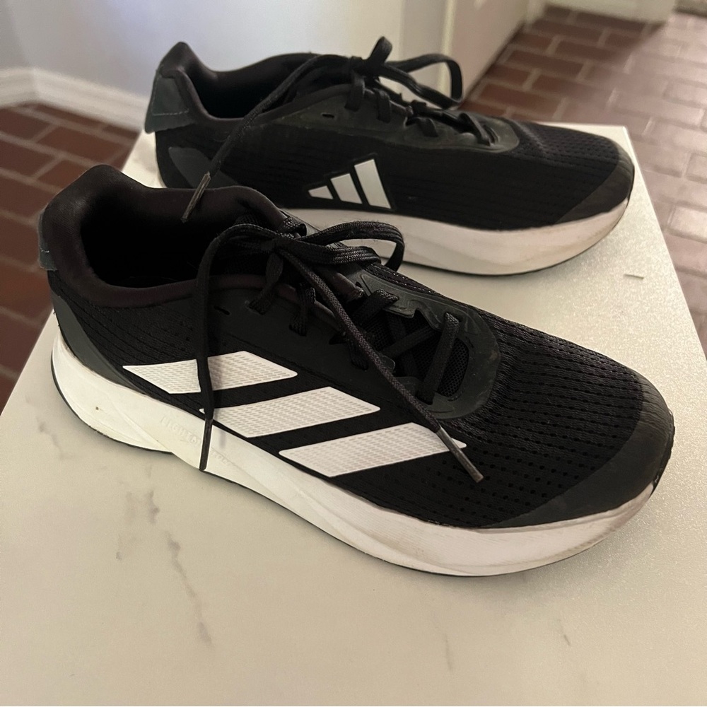 Size 3 Kids Adidas sneakers.